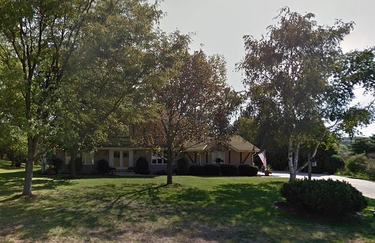 2nd image of 2350 Chanticleer Dr