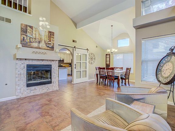 4th image of 1338 Champagne Cir