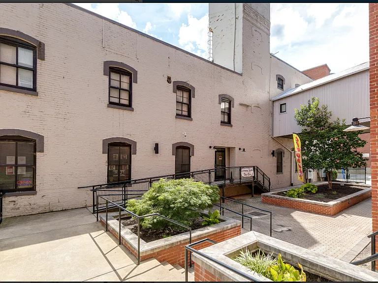 The Cameron Lofts — Photo 35