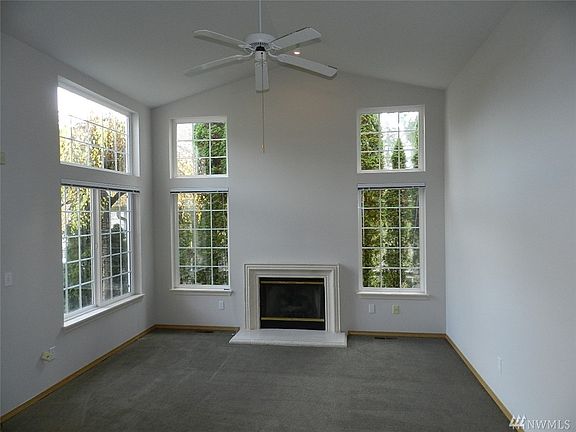 5th image of 10935 Tulip Pl NW