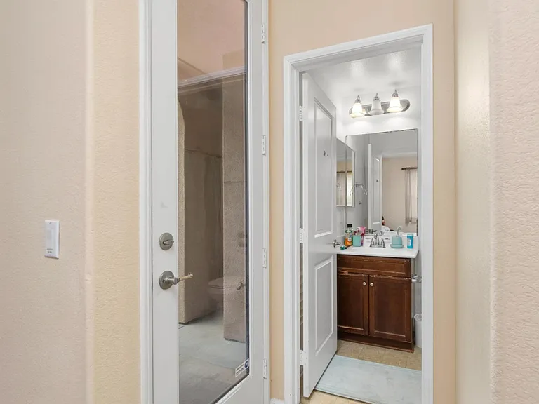 1823 Peach Ct #7 — Photo 24