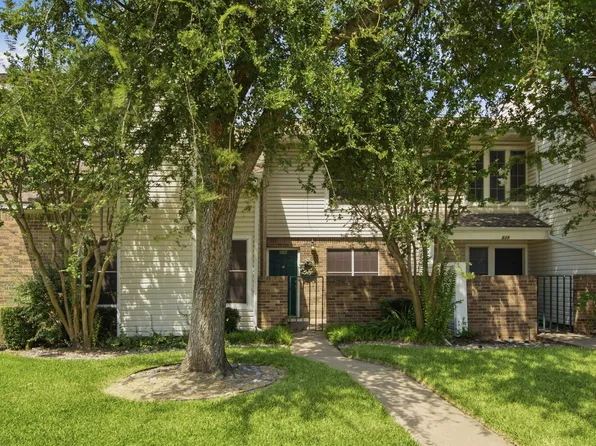 840 Creekside Dr, Lewisville, TX 75067