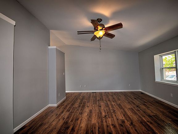 4th image of 5155 Farmingdale Dr