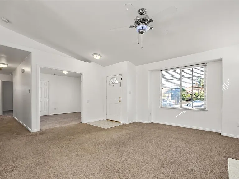 3921 White Sands Dr — Photo 10