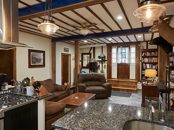 Furnishings are sample only. No furnishings supplied with rental apartment.