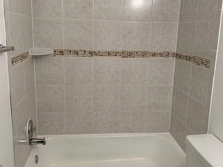 Stratford Terrace Apartments, LLC — Photo 4