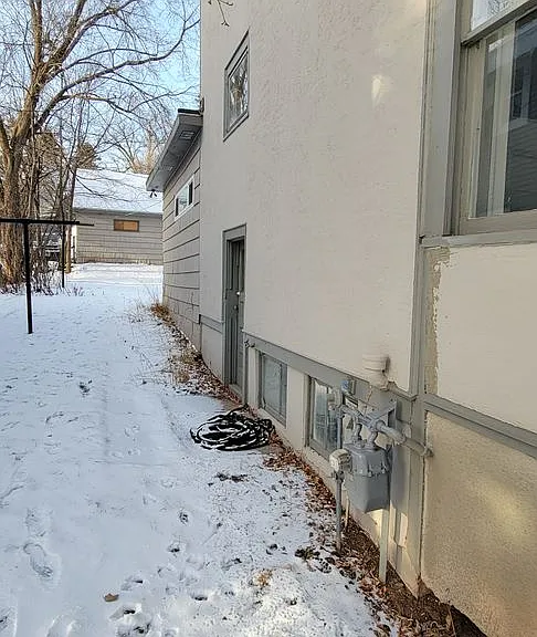 2115 E 5th St — Photo 15
