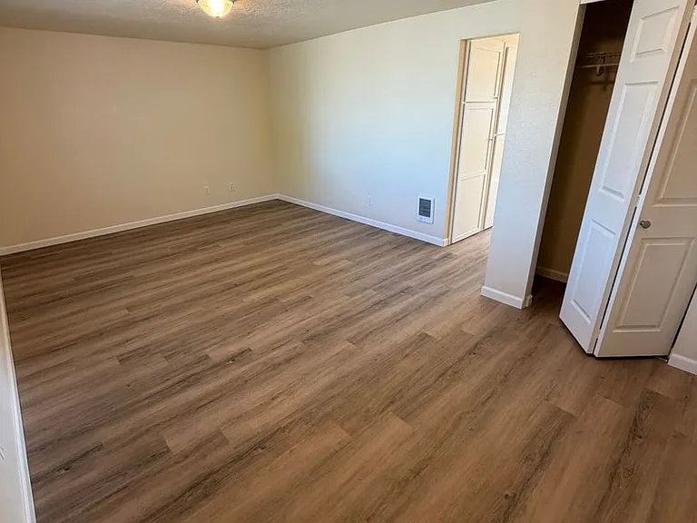 2215 Elm St SW — Photo 38