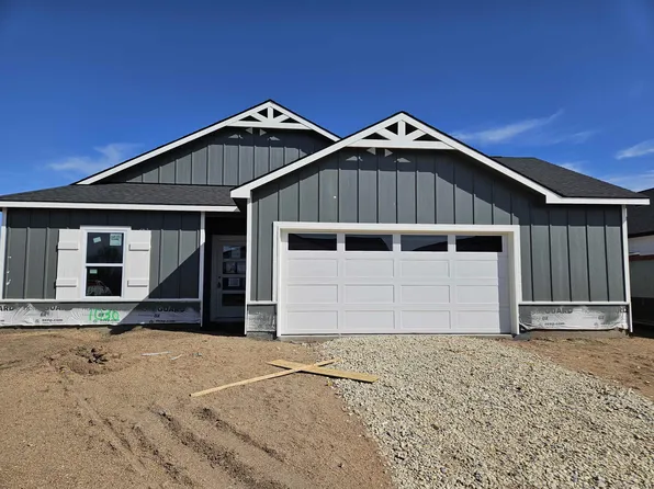 1030 N Forestview Ct, Wichita, KS 67235