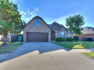 17420 Hawks Tree Ln, Edmond, OK 73012
