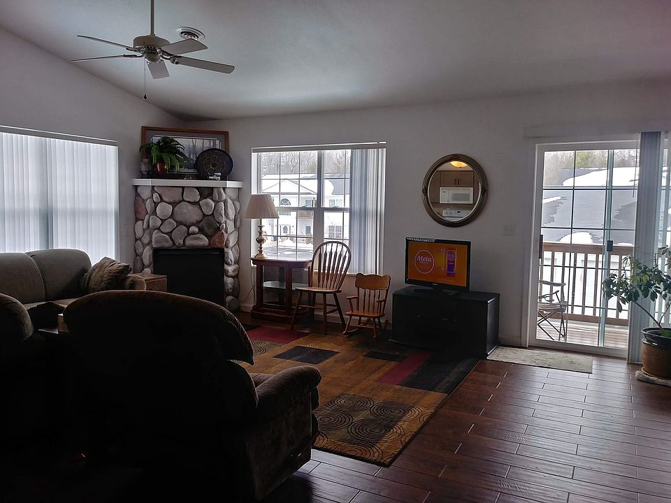 1st image of 1021 E Lincoln St APT 5
