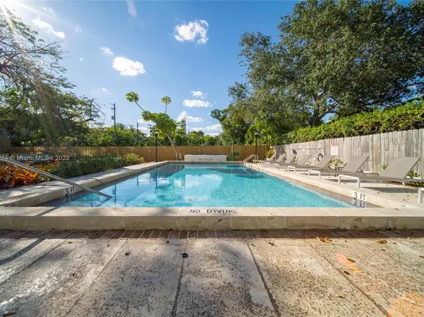 2545 S Bayshore Dr APT 305, Miami, FL 33133