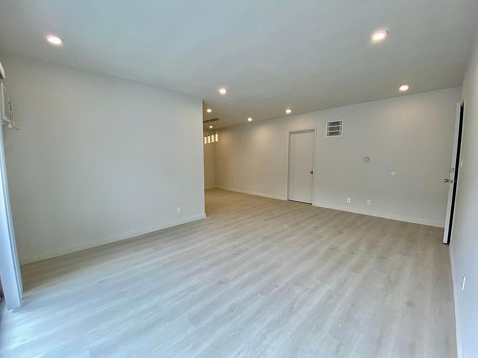 1st image of 1472 S Wooster St APT 2