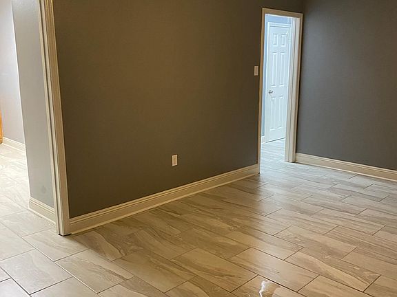 4th image of 8911 Dinkins St #8911