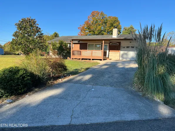 605 Ozark Cir, Knoxville, TN 37912