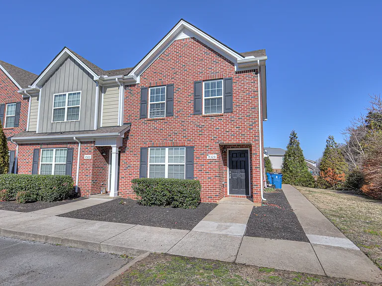 4325 Aurora Cir — Photo 3