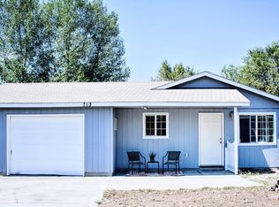 713 SW 26th St, Redmond, OR 97756