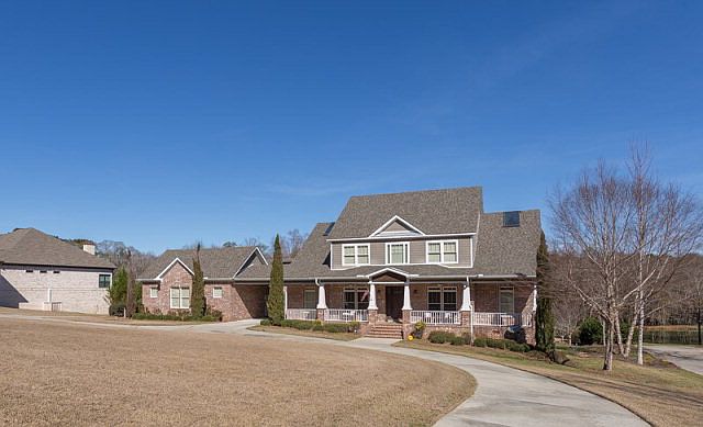 2nd image of 310 Bocage Dr