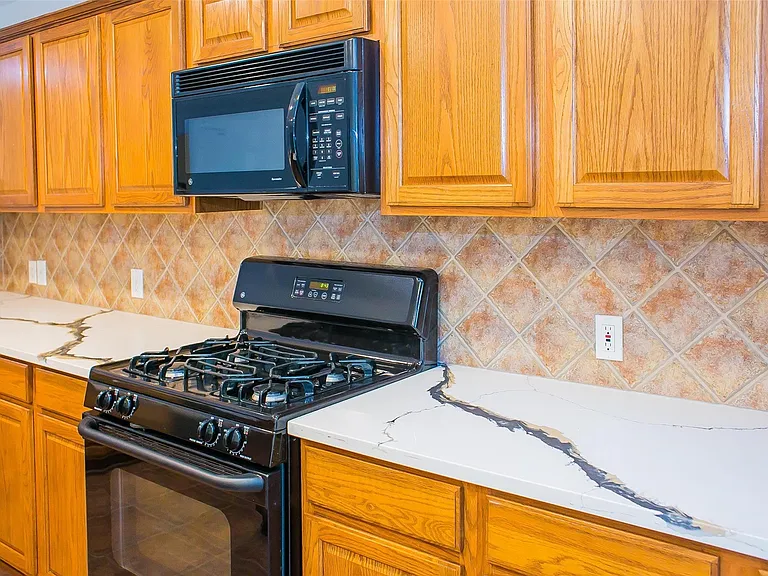 91 Genesee Ridge Dr — Photo 25