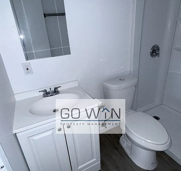 1626 W Denton Ln — Photo 7