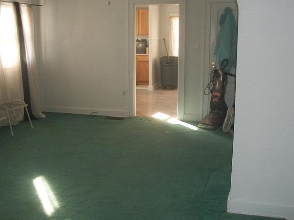 2nd image of 3918 Cornelius Ave