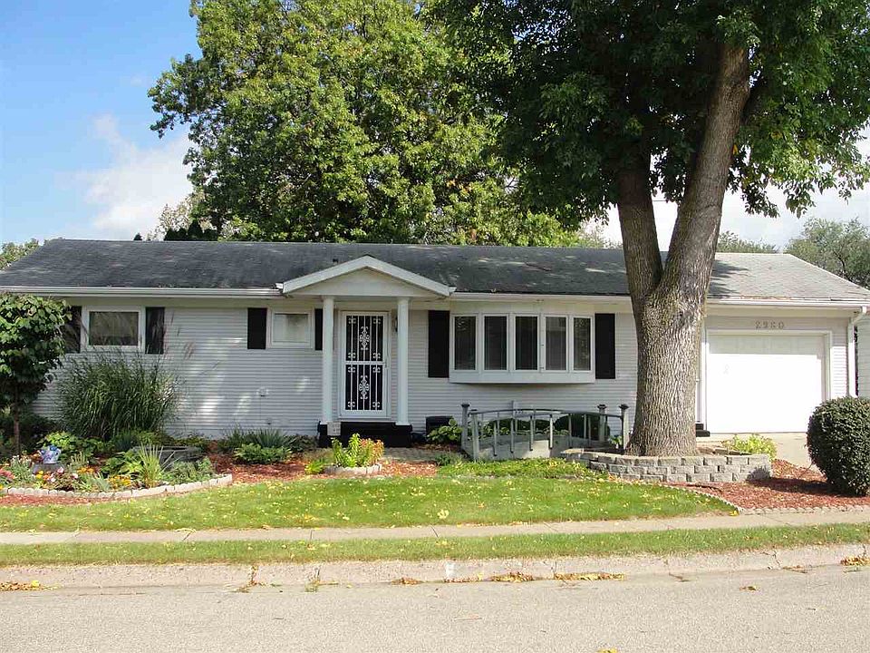 1st image of 2980 Oak Crest Dr