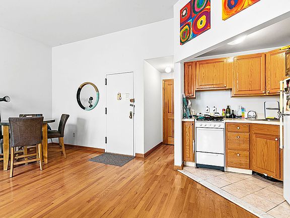 5th image of 324 W 76th St APT 2B