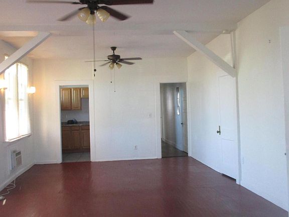 4th image of 1219 E Strawbridge Ave APT 1