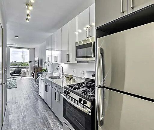 3rd image of 2312 N California Ave #421