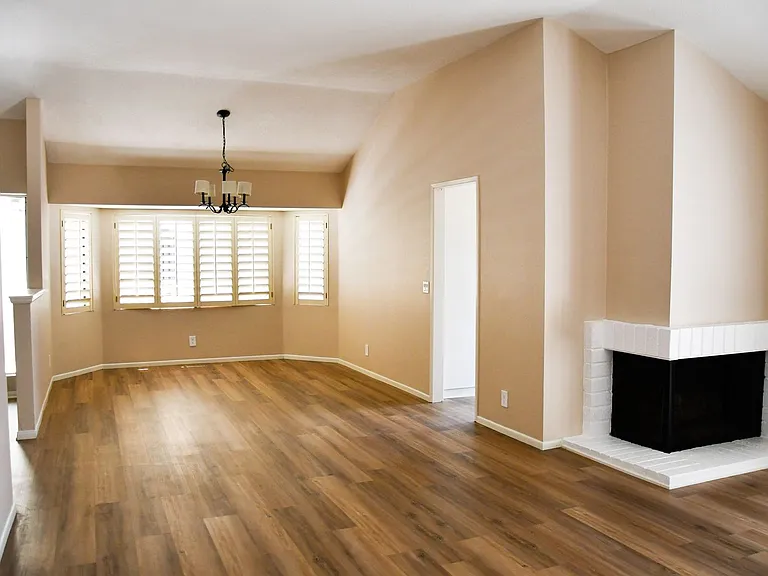 2337 Skyline Dr — Photo 12