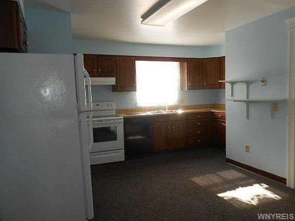 4th image of 8 Lincoln Ave