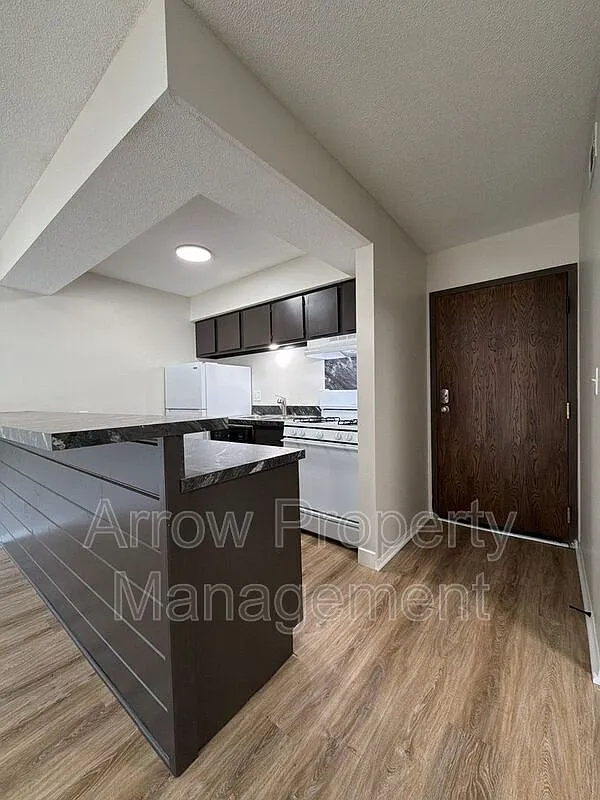 1 bed, 1.0 bath, 640 sqft, $755 — Photo 1