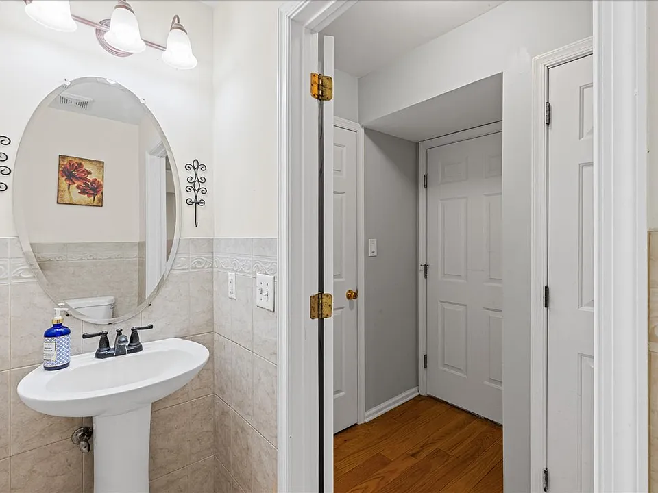 302 Wellington Park Dr