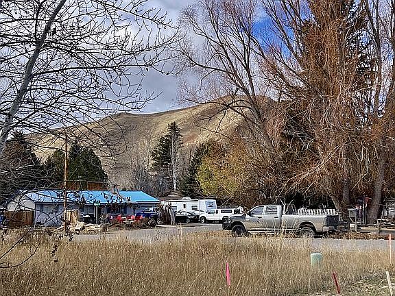 5th image of 270 W Chestnut St