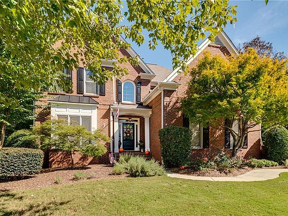 3rd image of 2058 Walnut Creek Ln NW