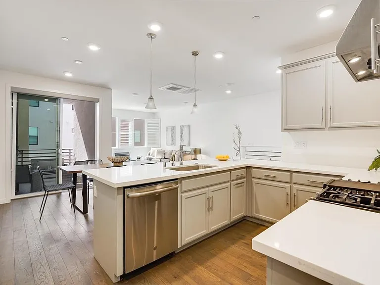 5816 Cadence Ave — Photo 15