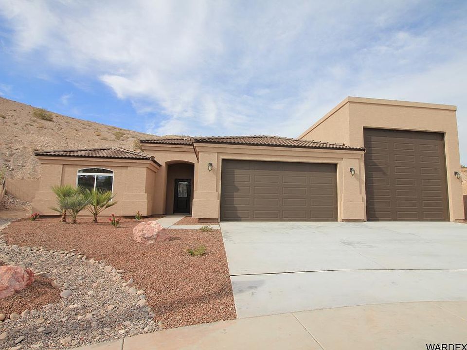 1st image of 2929 Desert Trails Dr