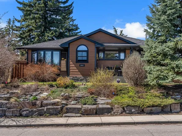 2007 E Glenwood Dr SW, Calgary, AB T3E 3Y7