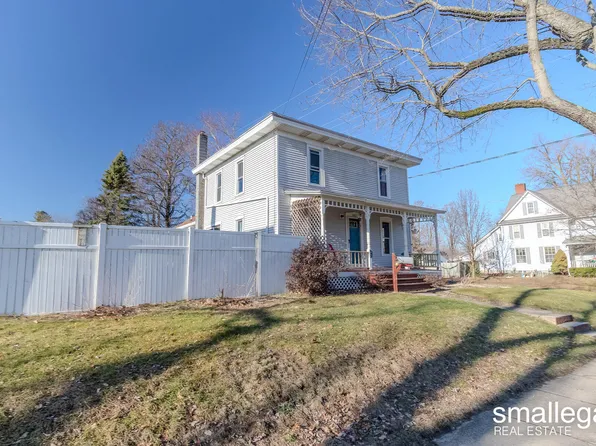 1102 S Jefferson St, Hastings, MI 49058