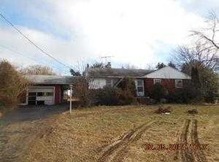 25 Holly Corner Rd, Fredericksburg, VA 22406