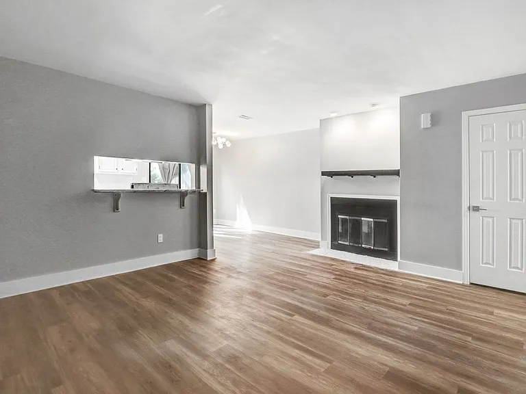 1904 Stephens St — Photo 7