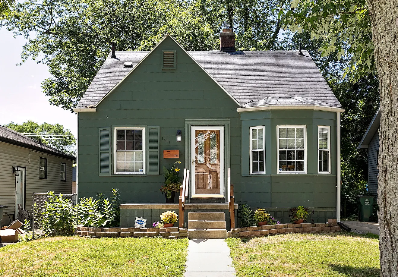 3 bed, 944 sqft, $3,800 — Photo 1