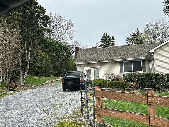 3rd image of 3111 Sanders Rd