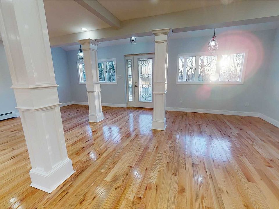 1st image of 3 Stanley Ln