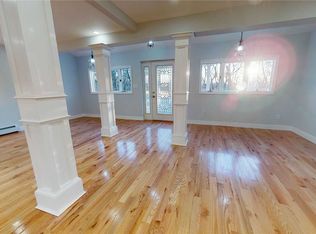 3 Stanley Ln, New Hyde Park, NY 11040