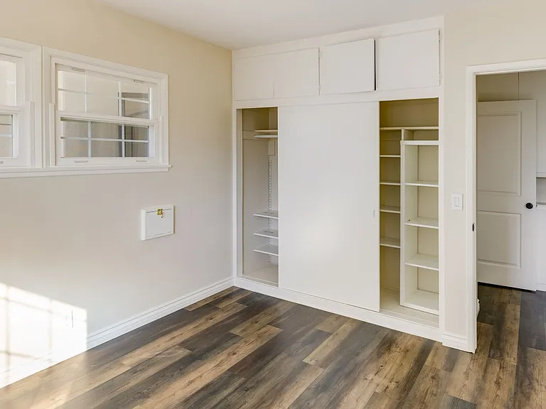 10608 S 8th Ave — Photo 22
