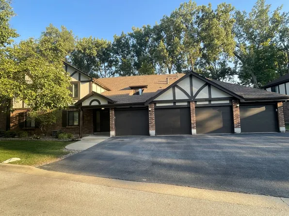 8225 Willow Dr Unit D, Palos Hills, IL 60465