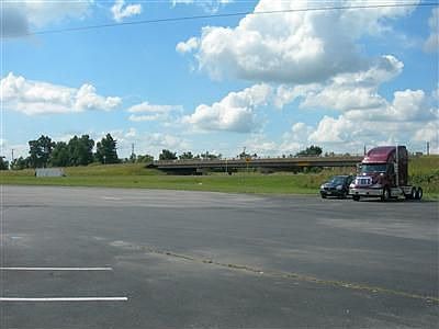 2nd image of 1489 N Farm Rd 123