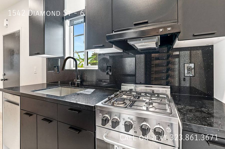 1st image of 1542 Diamond St #6