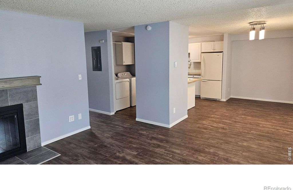 925 Columbia Road Bldg B #212